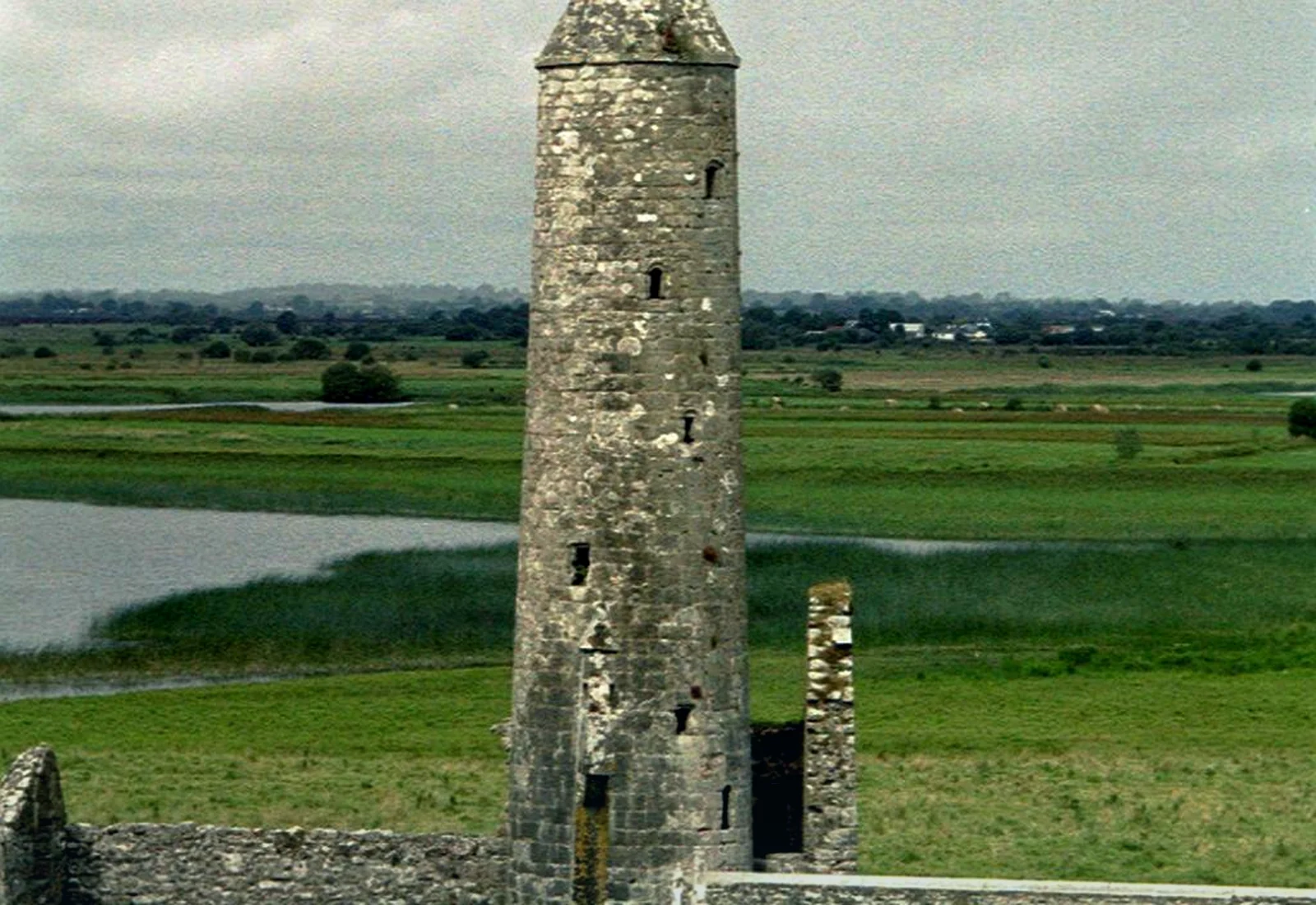 Ancient Irish round tower and cemetery on a spiritual private tour from Dublin